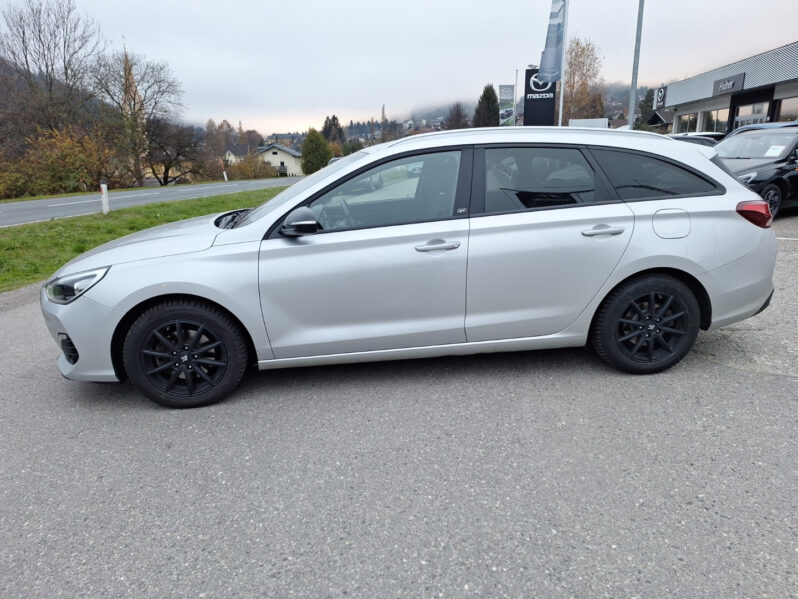 HYUNDAI i30 Kombi 1,6CRDI GO! voll