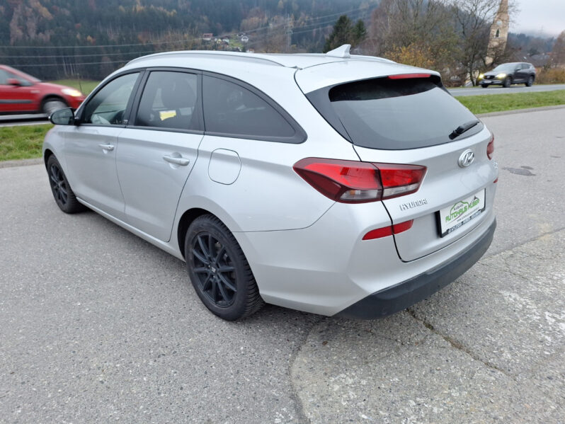 HYUNDAI i30 Kombi 1,6CRDI GO! voll