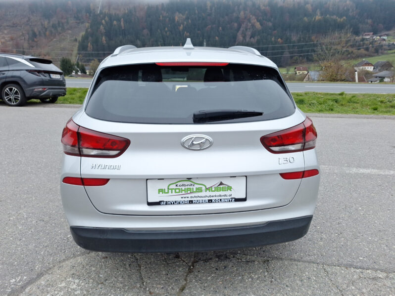 HYUNDAI i30 Kombi 1,6CRDI GO! voll