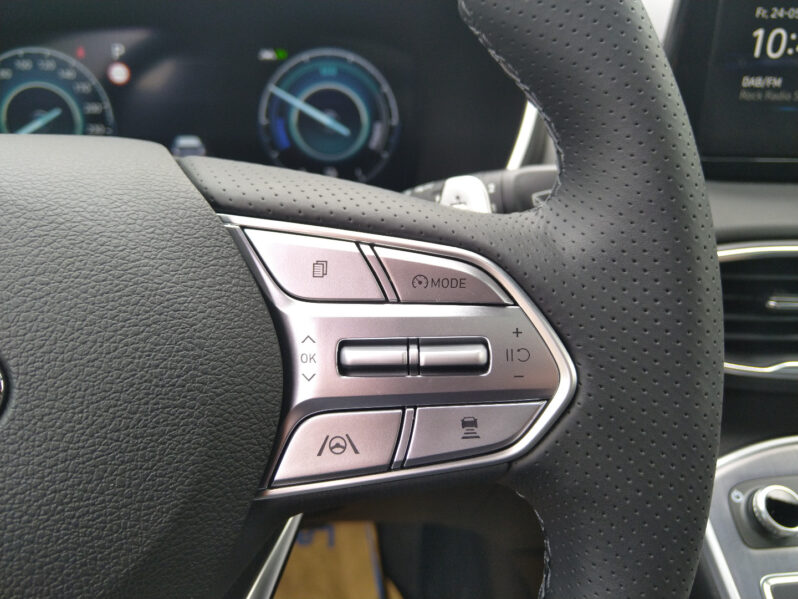 HYUNDAI Santa Fe PHEV Luxury Line 1,6 T-GDi PHEV 4WD AT voll