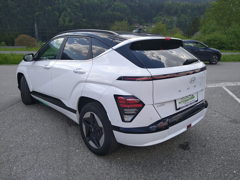 HYUNDAI KONA EV (SX2) GO AUT 65,4 kWh WÄRMEP DACH SW TECHP voll