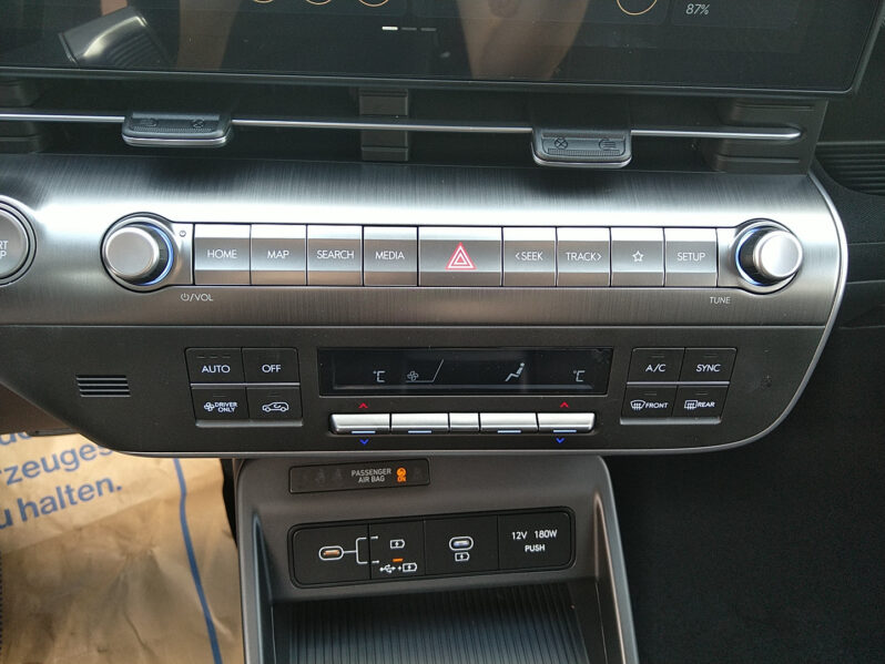 HYUNDAI KONA EV (SX2) GO AUT 65,4 kWh WÄRMEP DACH SW TECHP voll