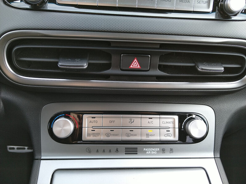 HYUNDAI Kona Elektro Trend Line 64 kWh voll