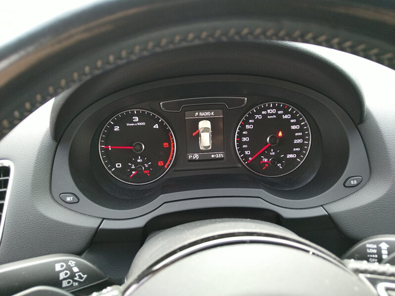 AUDI Q3 2,0 TDI Intense + quattro S-tronic voll