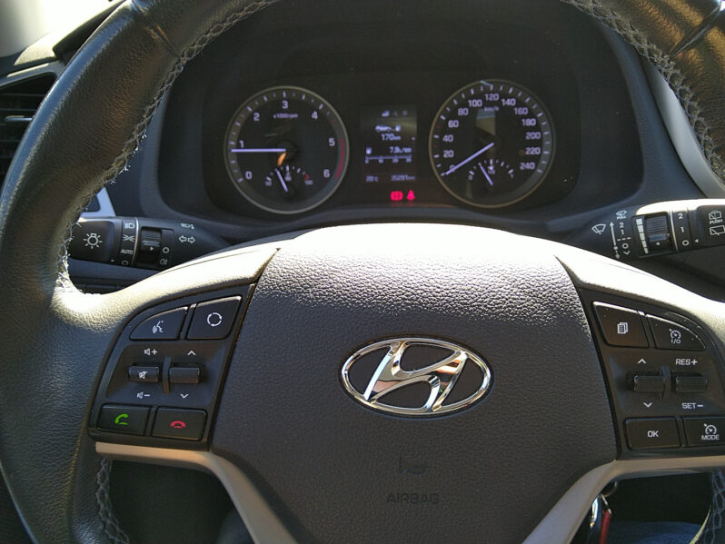 HYUNDAI Tucson 2,0 CRDI 4WD Go voll