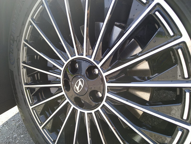 HYUNDAI IONIQ 9 Calligraphy 110 kWh 4WD WÄRMEPUMPE voll