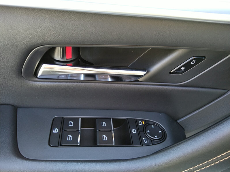 MAZDA CX-80 2,5 BENZIN-PHEV AUT AWD HOMURA PLUS 7SITZE voll