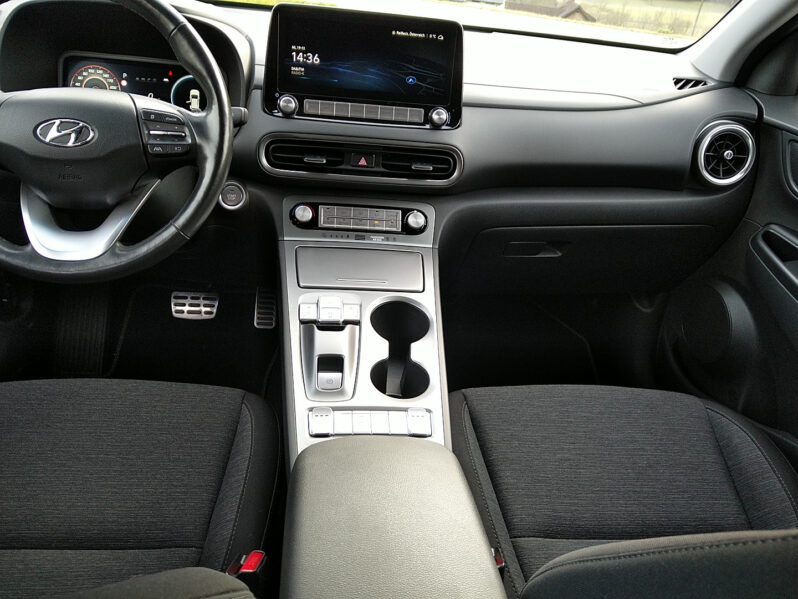 HYUNDAI Kona Elektro Trend Line 64 kWh voll