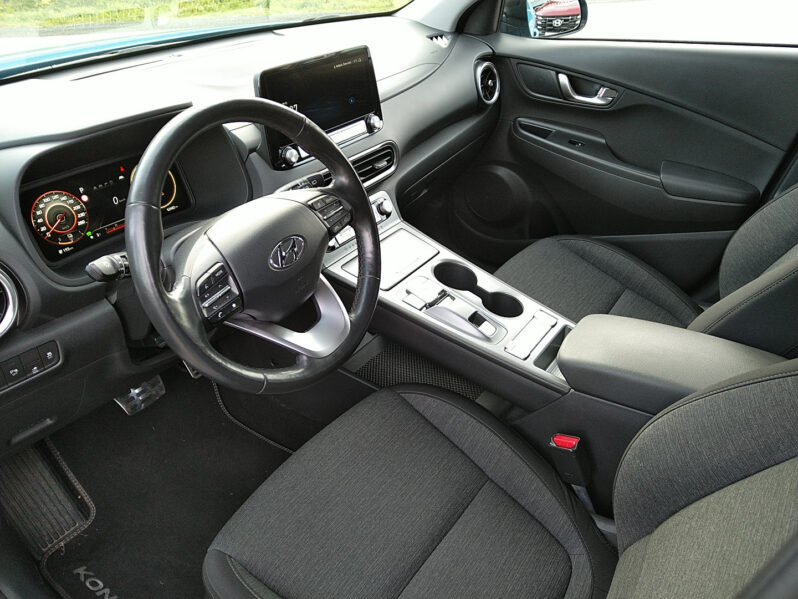 HYUNDAI Kona Elektro Trend Line 64 kWh voll