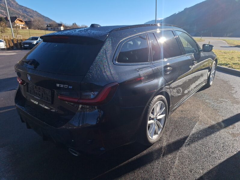BMW 330e PHEV xDrive Touring Aut. M-Line voll