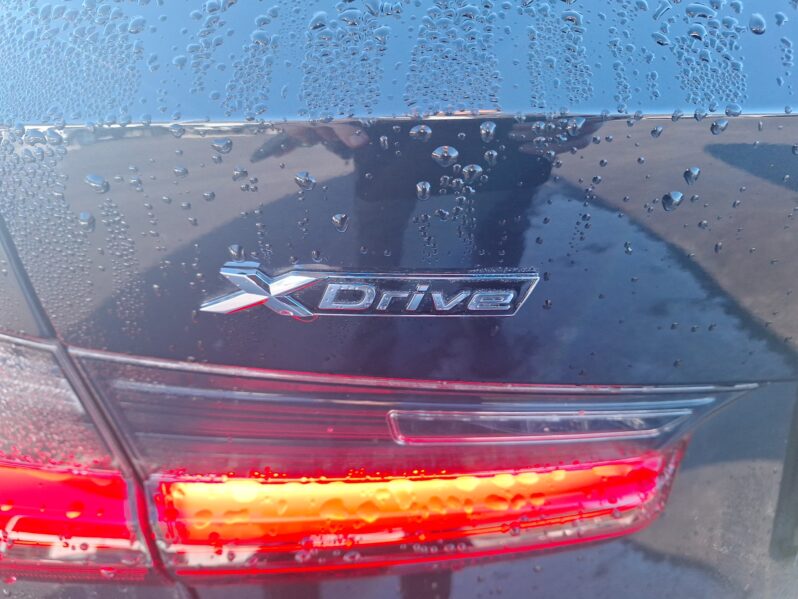 BMW 330e PHEV xDrive Touring Aut. M-Line voll