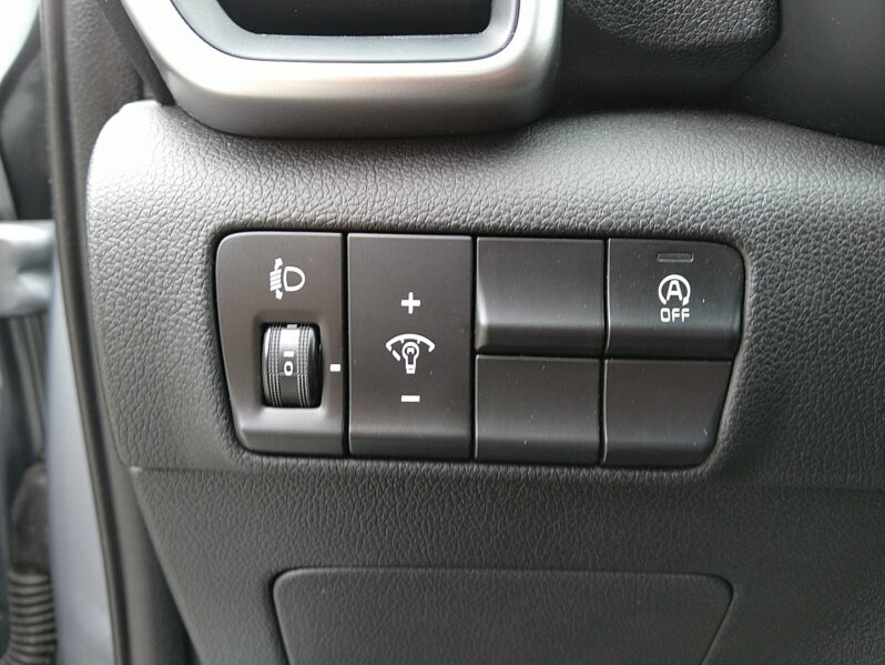 KIA Sportage 1,6 CRDI AUTOMATIK AWD SILBER voll