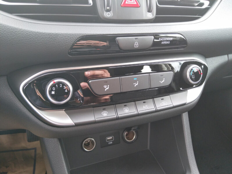 HYUNDAI i30 – PD Edition 30 1,5 DPI voll