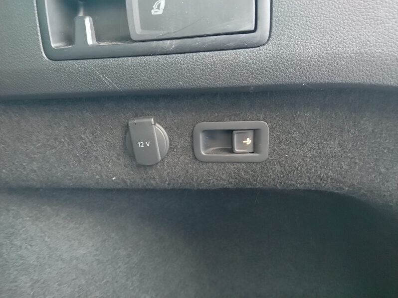 VW Passat Alltrack Kombi 2,0 TDI SCR 4Motion DSG voll