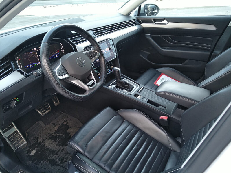 VW Passat Alltrack Kombi 2,0 TDI SCR 4Motion DSG voll