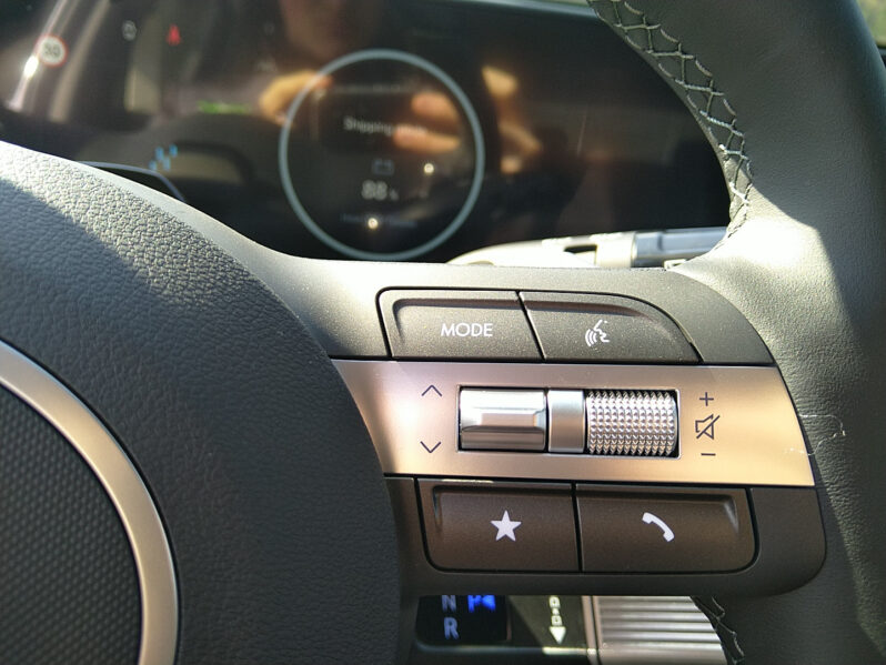 HYUNDAI KONA EV (SX2) Smart Line 48,6kWh DACH SW WÄRMEP. DESIGNP. voll