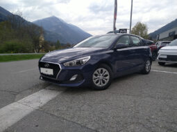 HYUNDAI i30 5 Türer Entry 1,4 MPI voll