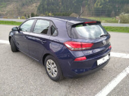 HYUNDAI i30 5 Türer Entry 1,4 MPI voll