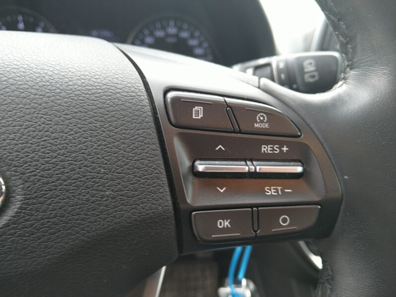 HYUNDAI i30 5 Türer Entry 1,4 MPI voll