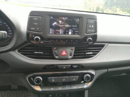 HYUNDAI i30 5 Türer Entry 1,4 MPI voll