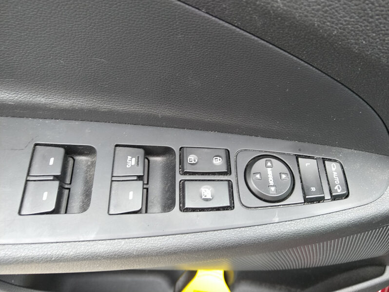 HYUNDAI Tucson GO 2,0 CRDi 4WD MT voll