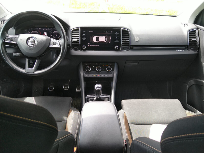 SKODA Karoq 2,0 TDI SCR 4×4 Scout voll