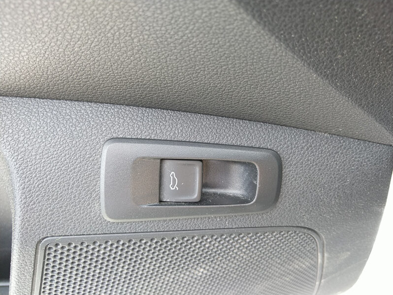SKODA Karoq 2,0 TDI SCR 4×4 Scout voll