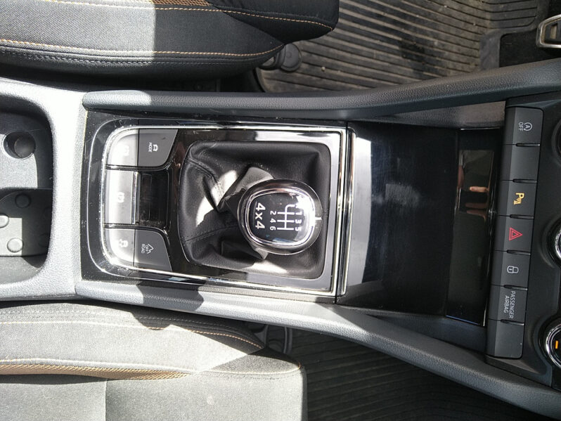 SKODA Karoq 2,0 TDI SCR 4×4 Scout voll