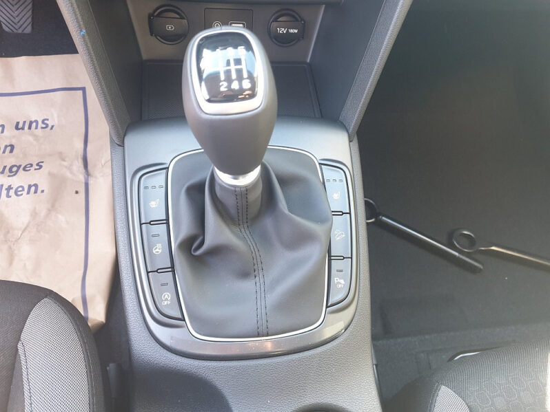 HYUNDAI Kona Level 3 1,0 T-GDi 2WD 18 Zoll voll