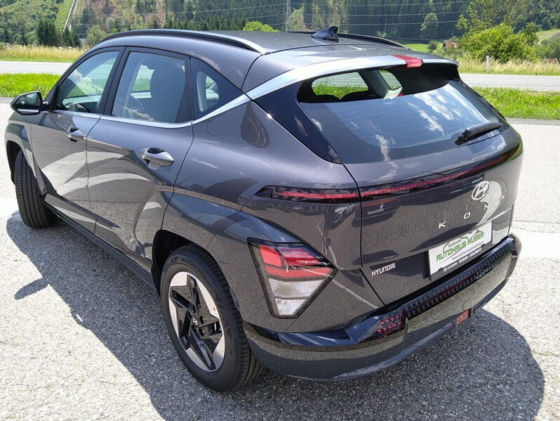 HYUNDAI KONA EV (SX2) Smart Line 64,8 kWh k7es2-P20-O20 voll