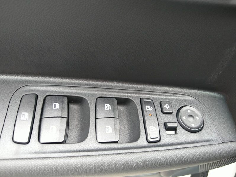 HYUNDAI INSTER Trend Line 49kWh r5t42-P3/4-O1 voll