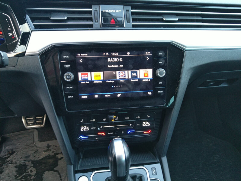 VW Passat Alltrack Kombi 2,0 TDI SCR 4Motion DSG voll