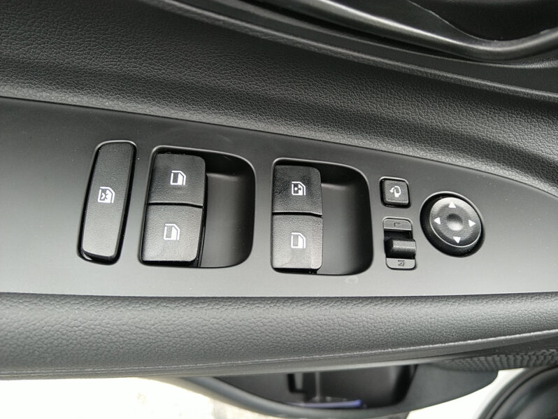 HYUNDAI Bayon GO Plus MT 1.0 T-GDI y6bu1-PP4-OO2 voll
