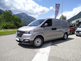 HYUNDAI H1 Level 1 2,5 CRDi Klima, Media