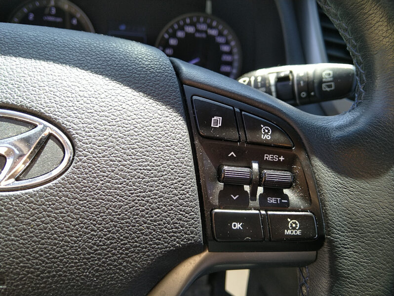 HYUNDAI Tucson GO 2,0 CRDi 4WD MT voll