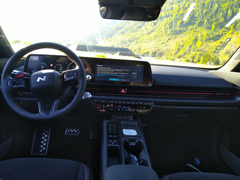 HYUNDAI IONIQ 6 N Line 84 kWh 4WD Pano voll